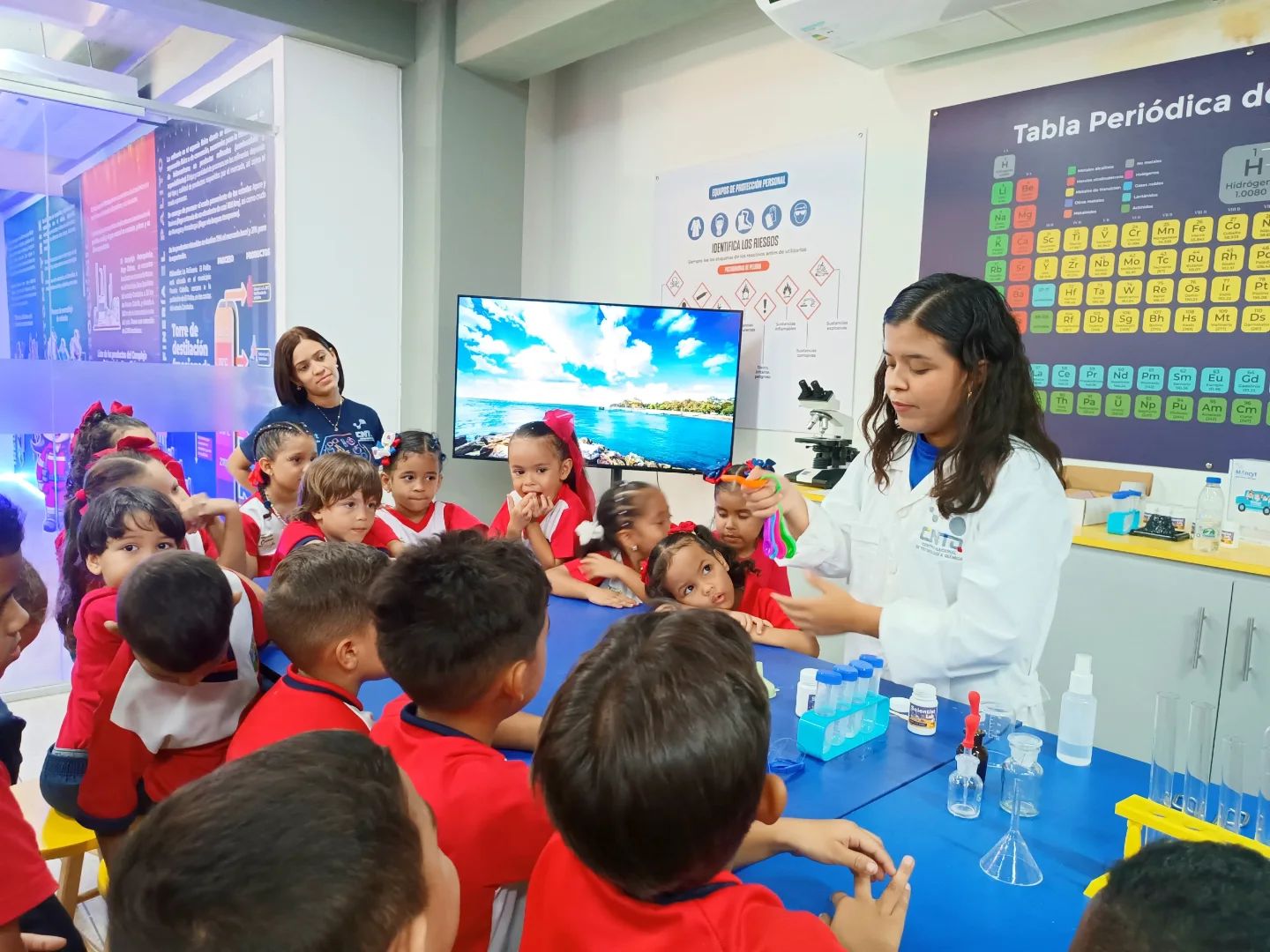 Estudiantes visitan el Centro Didáctico para la Enseñanza de las Ciencias de Carabobo