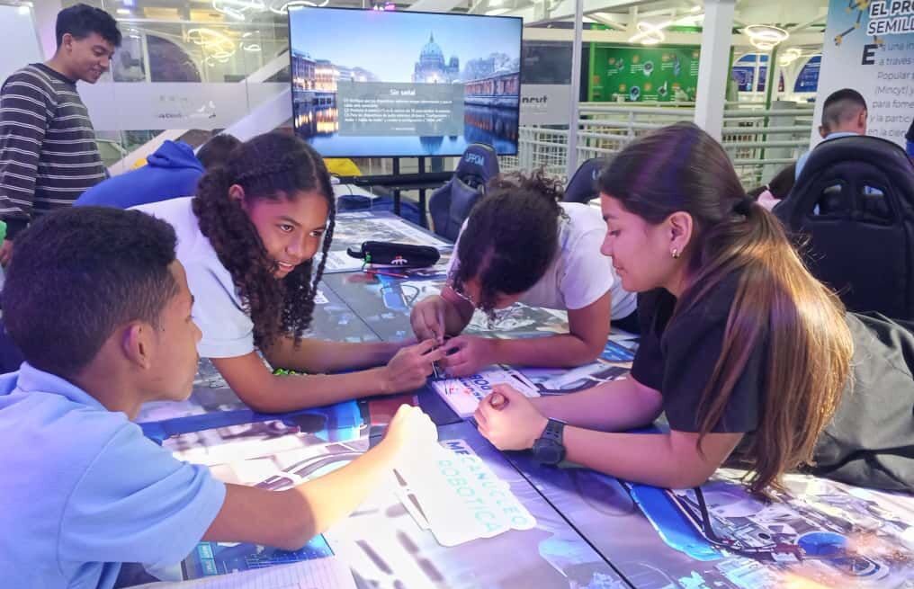 Jóvenes aprendices dominaron los secretos de los circuitos en una jornada de pura energía