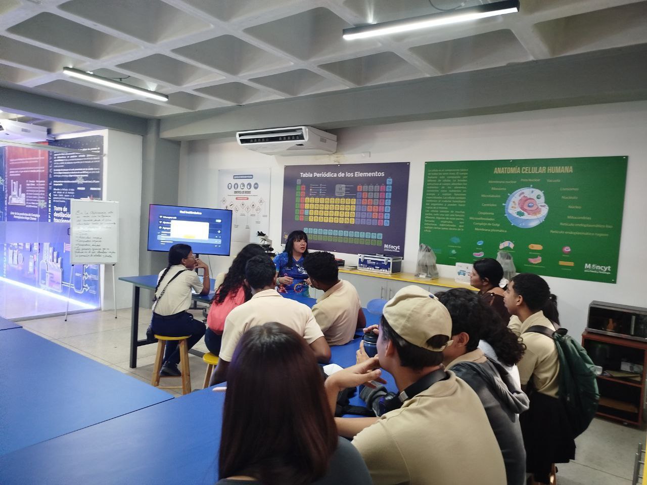 Del aula al cosmos: El CDEC Carabobo explora los secretos del carbono y su huella en la vida, la industria y las estrellas 